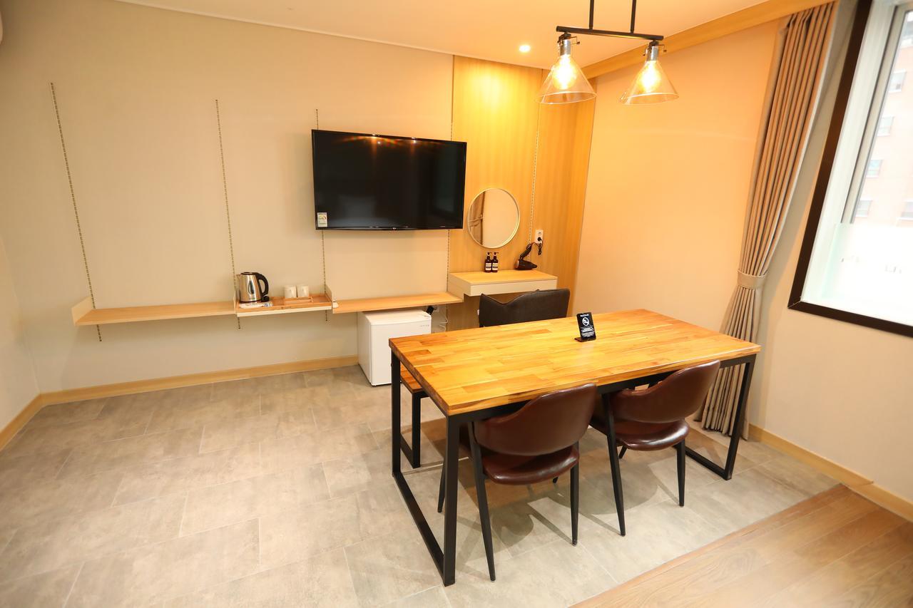 The First Hotel ชางวอน ภายนอก รูปภาพ
