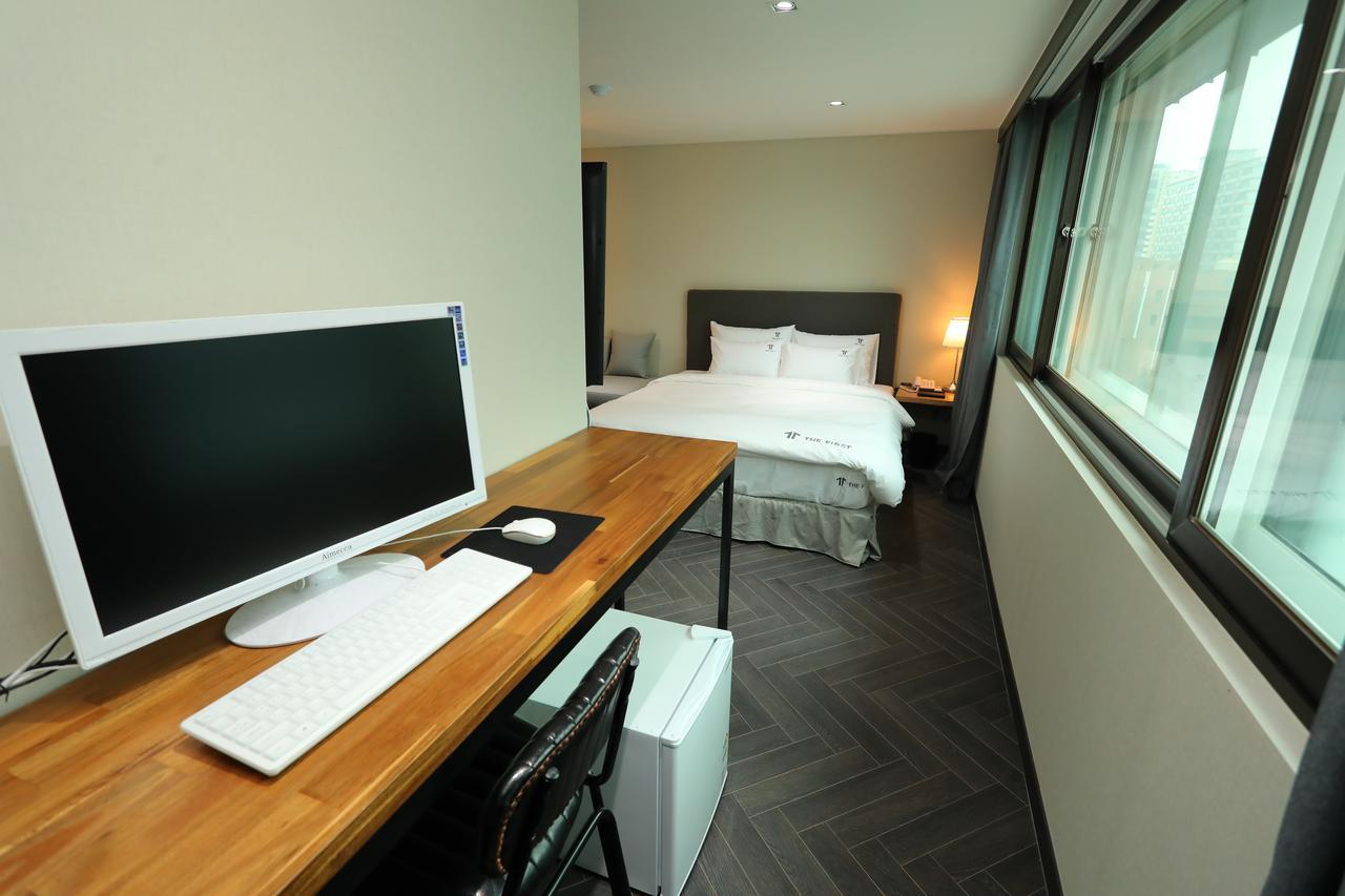 The First Hotel ชางวอน ภายนอก รูปภาพ