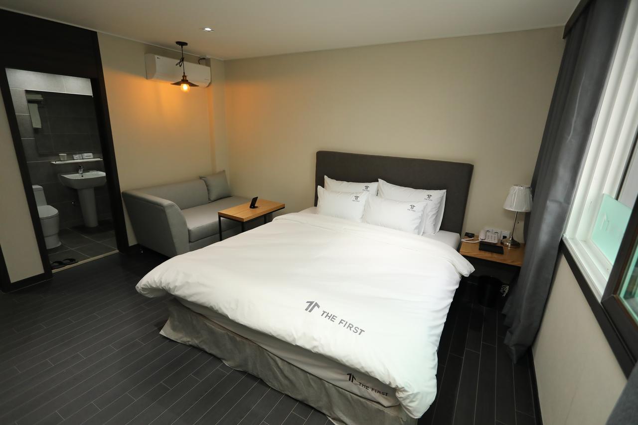 The First Hotel ชางวอน ภายนอก รูปภาพ