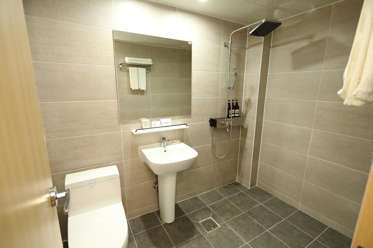 The First Hotel ชางวอน ภายนอก รูปภาพ