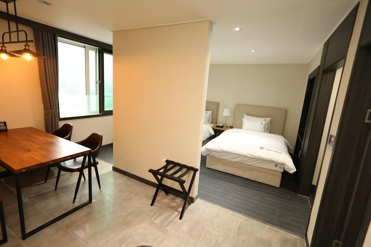 The First Hotel ชางวอน ภายนอก รูปภาพ