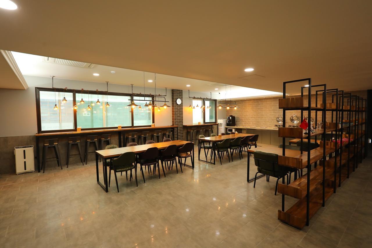 The First Hotel ชางวอน ภายนอก รูปภาพ